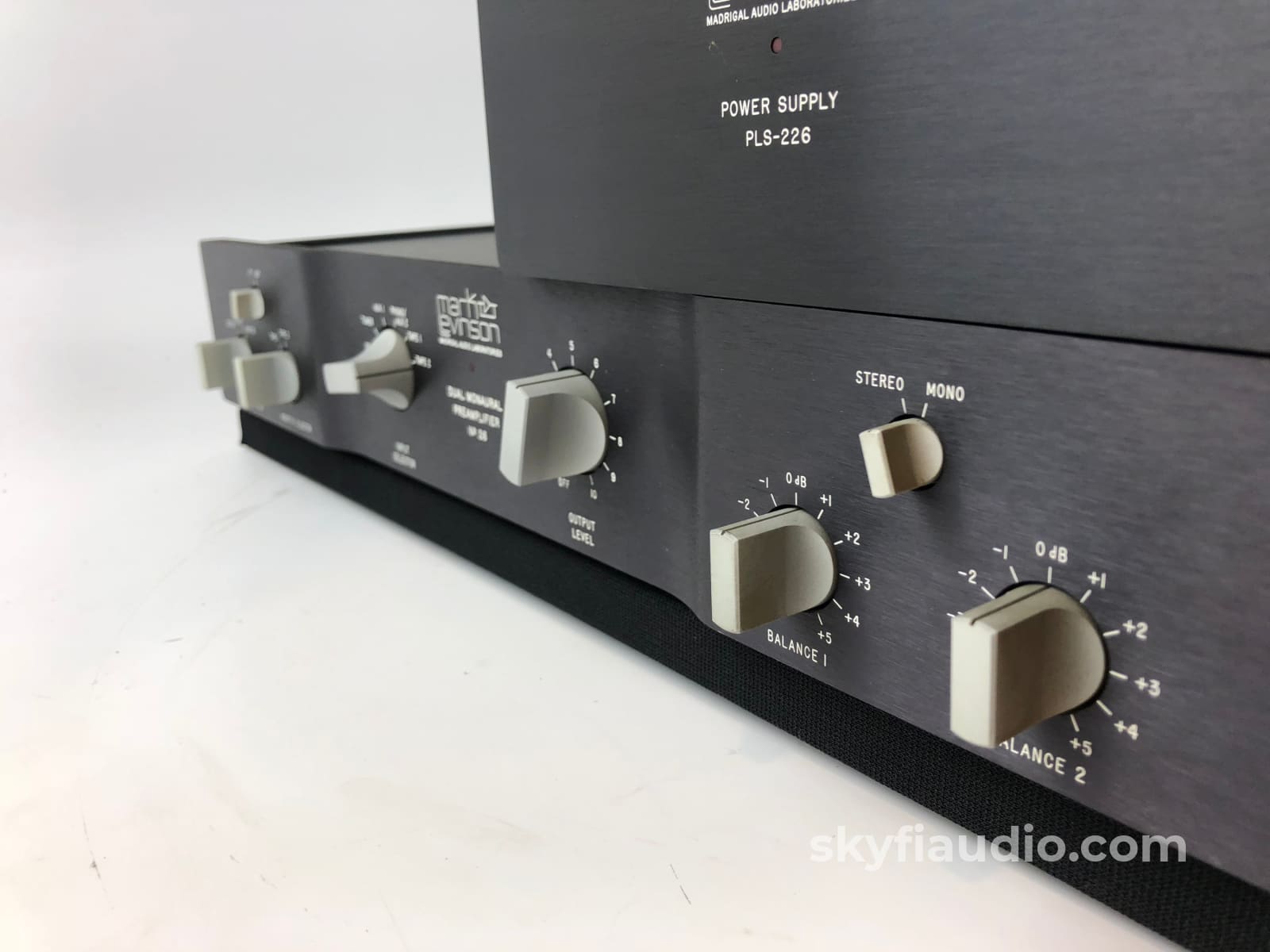 Mark Levinson No.26 Preamplifier