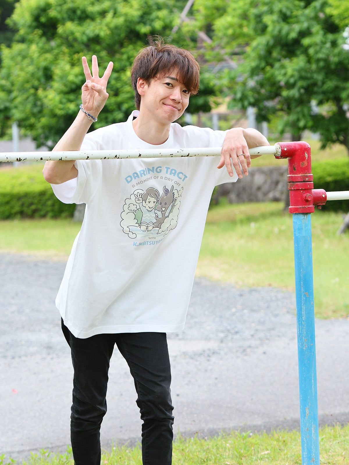 デアリングタクト・Tシャツ(白)｜netkeiba