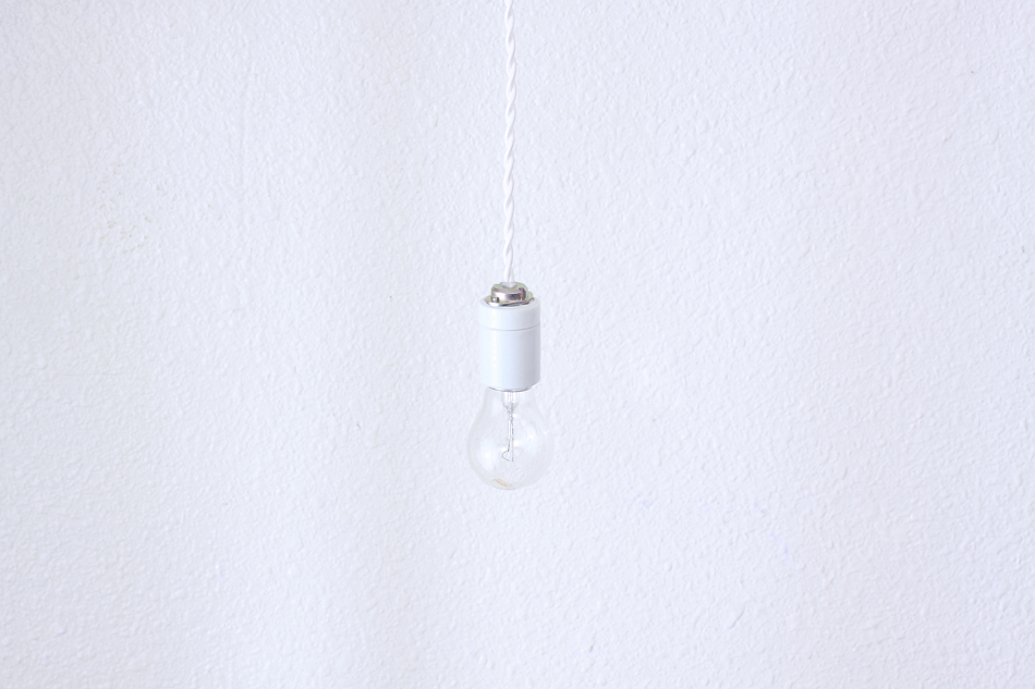 フランス インダストリアル E26 ホワイトソケットランプ｜アンティーク