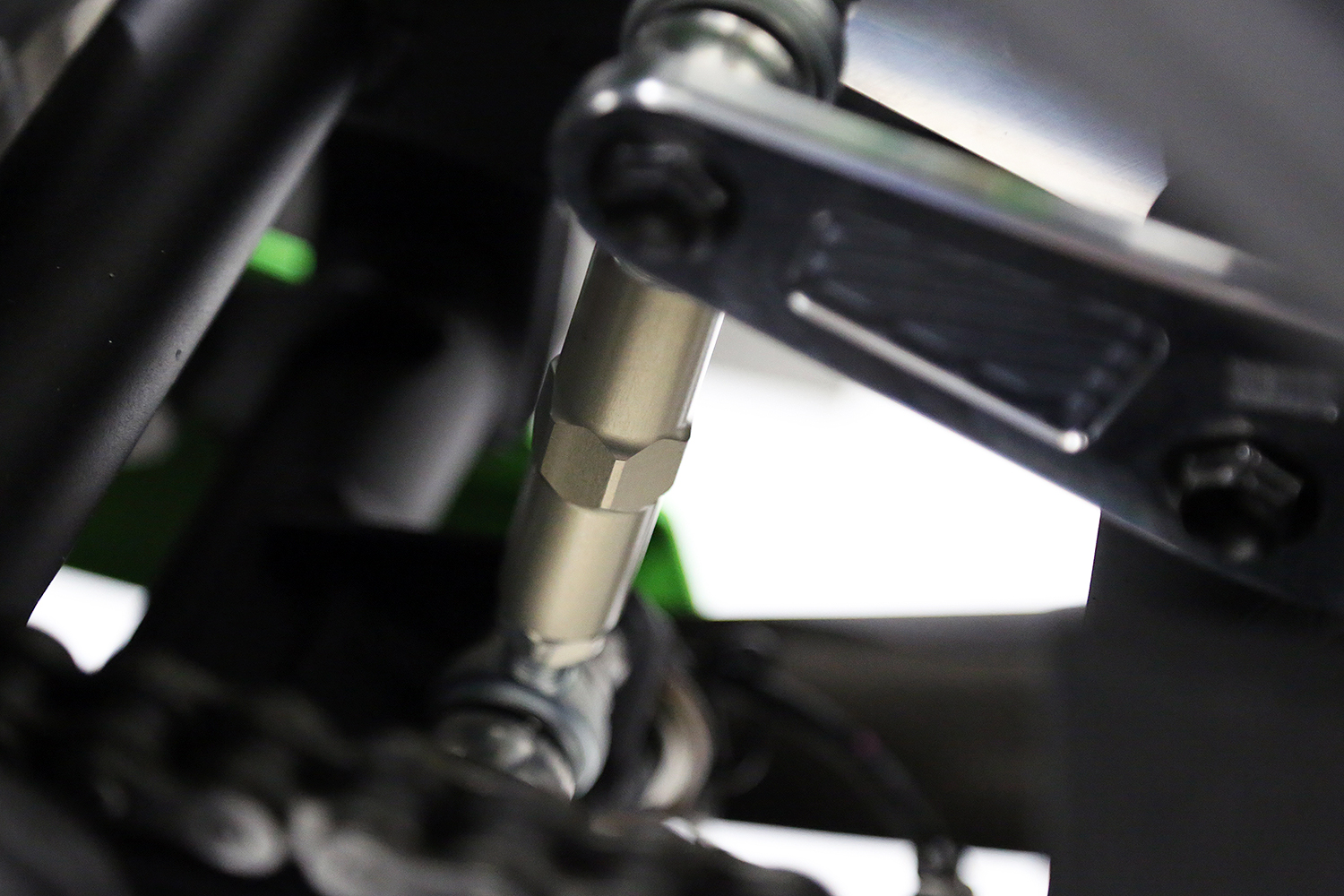 車高調整リンクロッドセット(Kawasaki ZX-4R/RR) | AELLA オンライン