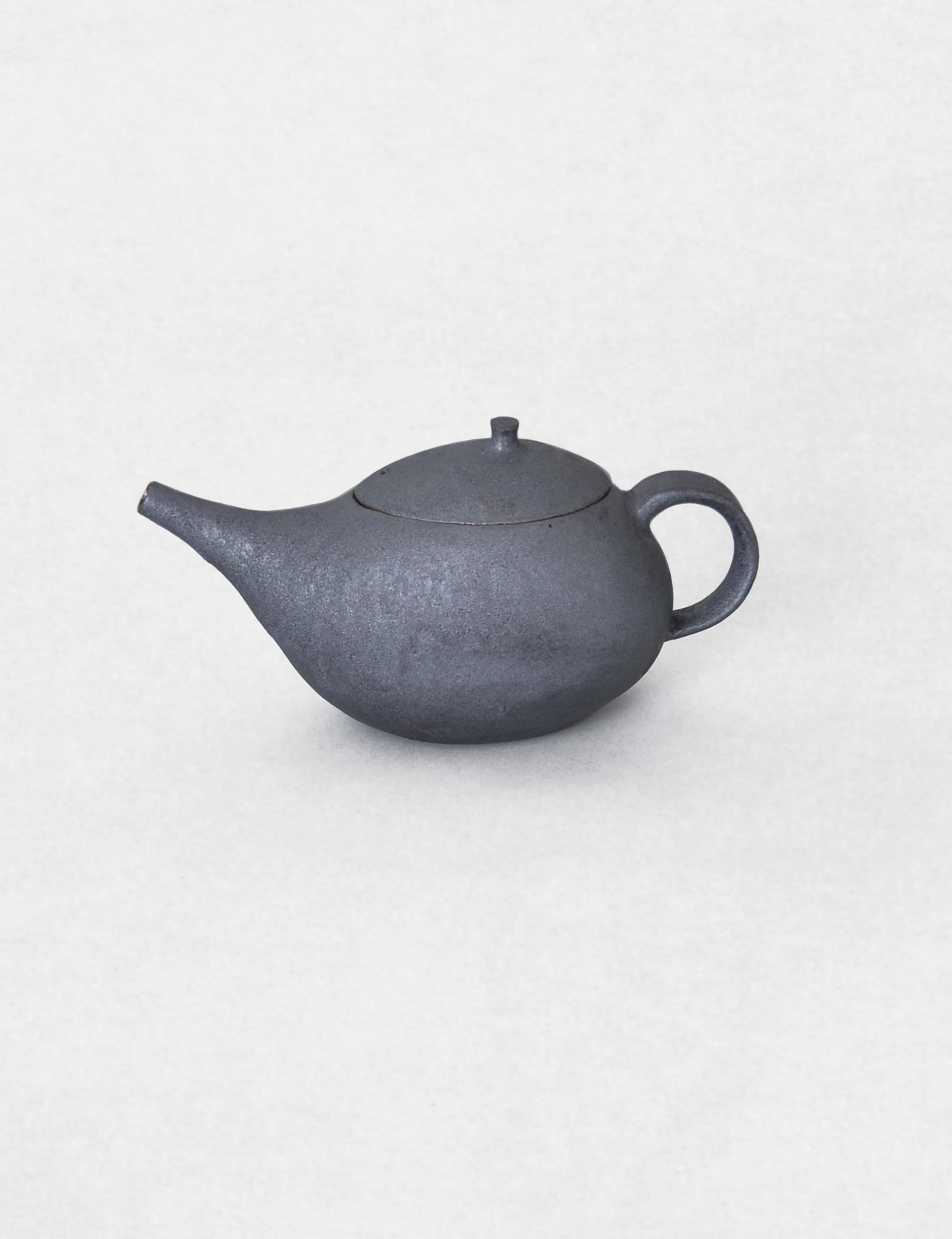 黒い陶の横型ポット / ババグーリ | ヨーガンレール ババグーリ