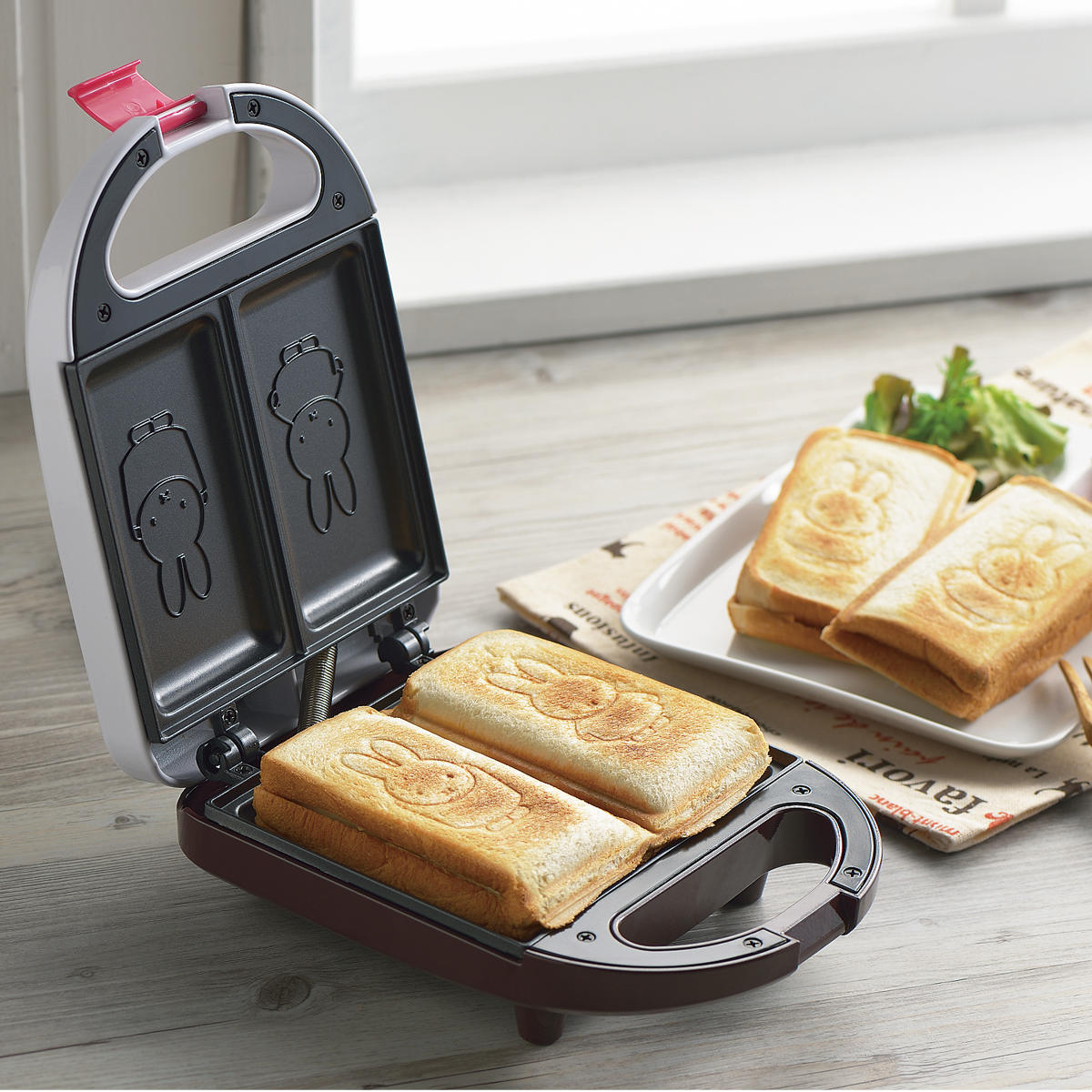 楽天市場】ホットサンドメーカー スヌーピー 電気 ホットサンド 耳まで
