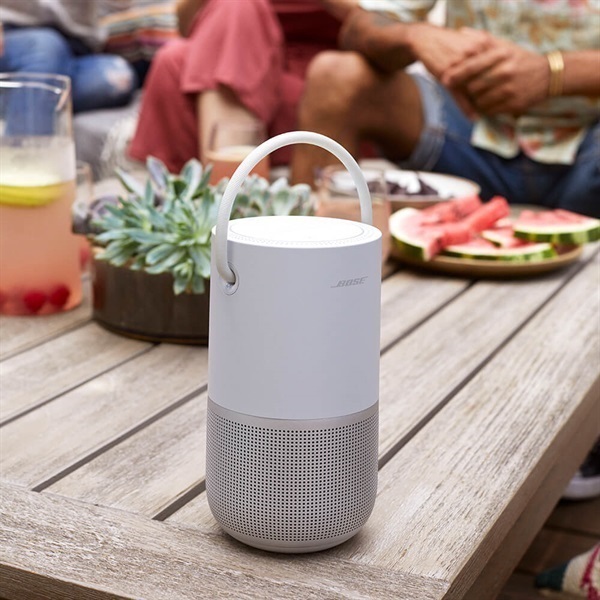 BOSE Portable Smart Speaker (ラックスシルバー)「Portable HS SLV