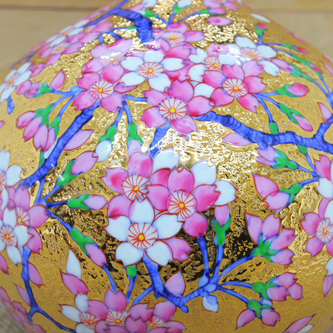 花瓶 金龍窯 有田焼 古伊万里 伝統工芸士 江口天童作 金彩桜花鳥図鶴首