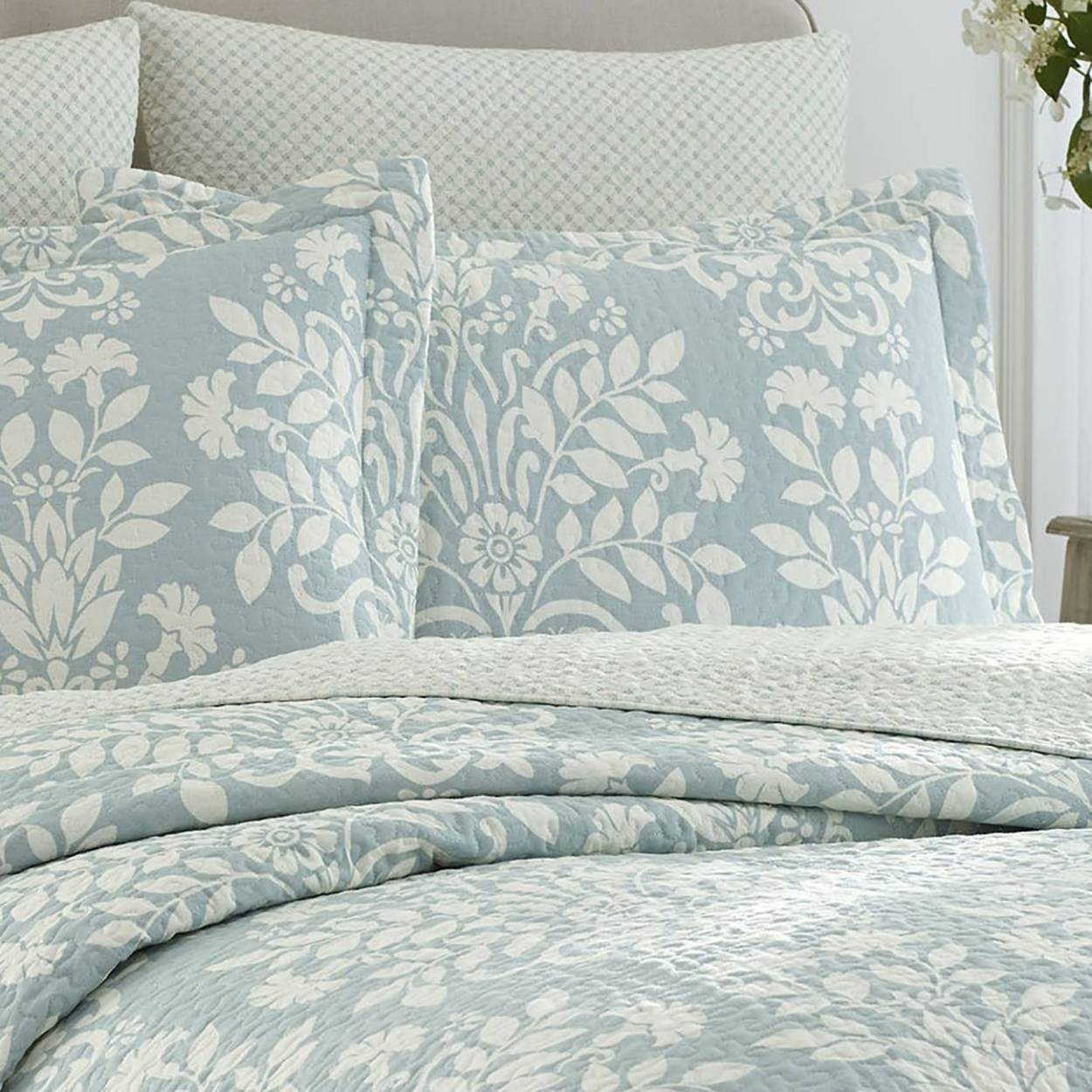 LAURA ASHLEY（ローラアシュレイ） ベッドカバー ピロカバー 3点セット