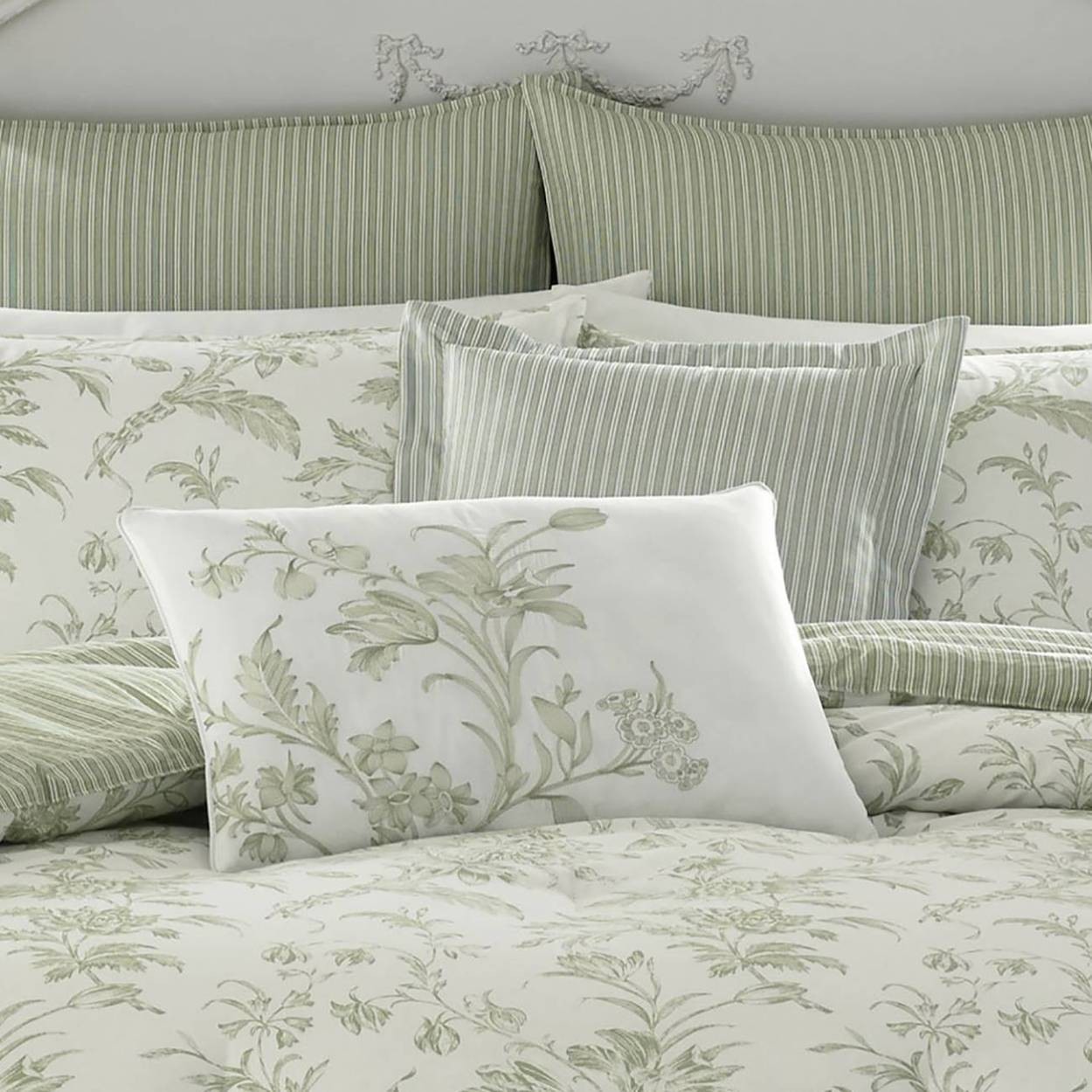 LAURA ASHLEY（ローラアシュレイ） ベッドカバー ピロカバー 3点セット