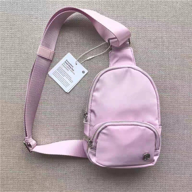 lululemon（ルルレモン） ボディバッグ ショルダー Everywhere Small