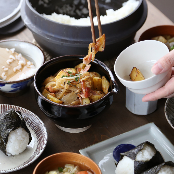 東屋 片口鉢 黒飴 伊賀焼 日本製 陶器 鉢 片口 盛り鉢 : がらんどう 手