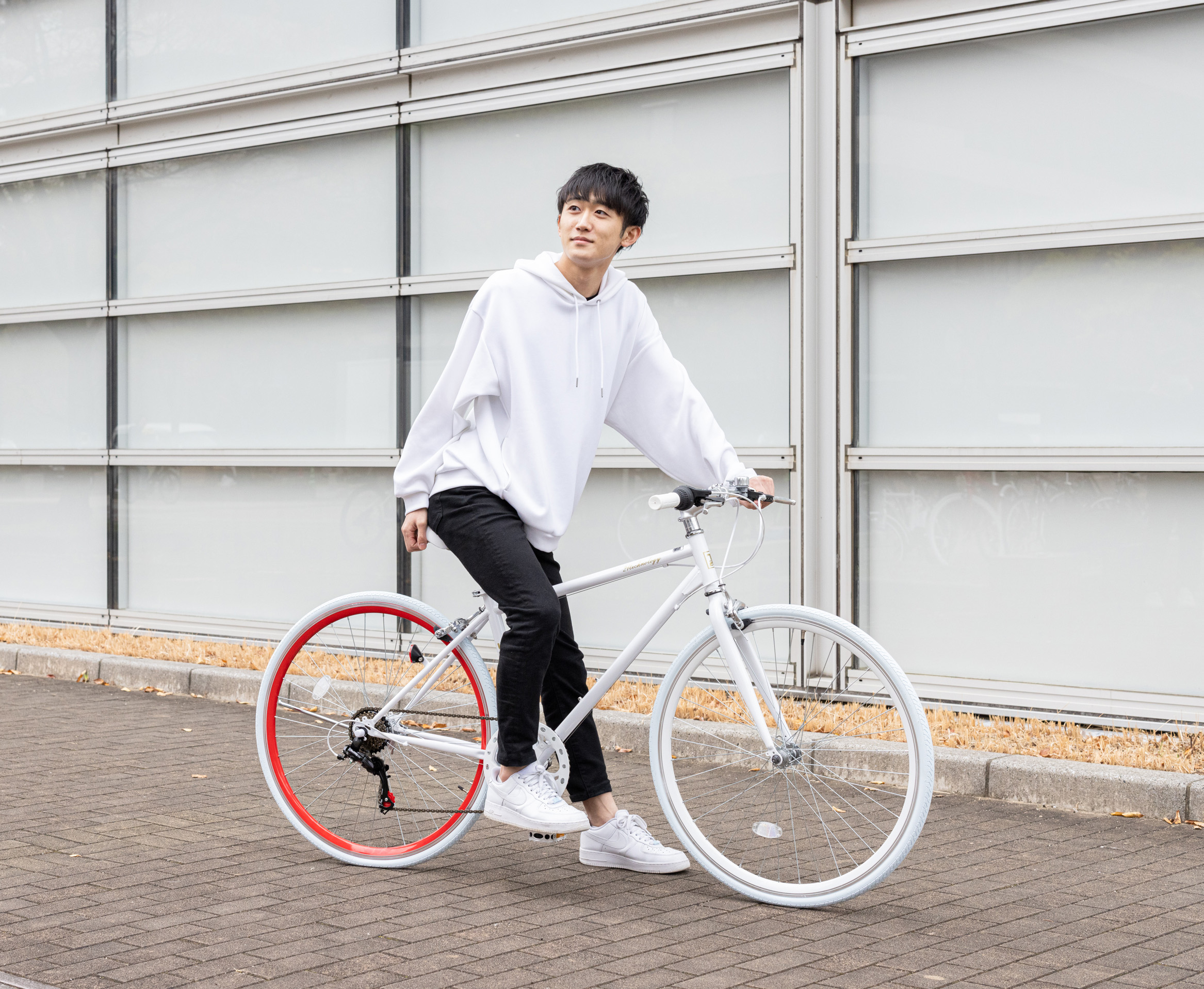 21Technology 緊急値下げ中 クロスバイク 自転車 700C シマノ製6段変速