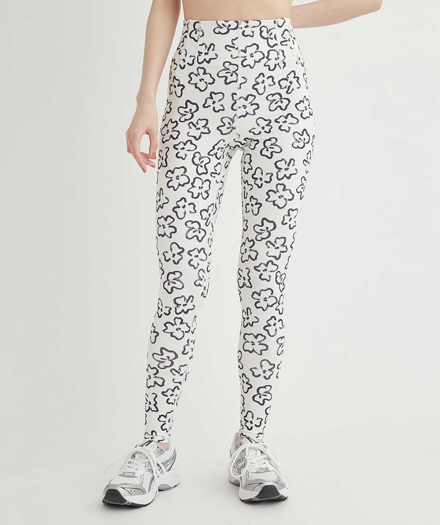 emmi yoga（エミヨガ） ラスト1点 ヨガウェア ヨガパンツ エミ emmi