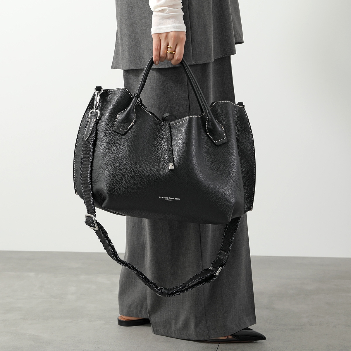 GIANNI CHIARINI（ジャンニ キアリーニ） ショルダーバッグ FIAMMA