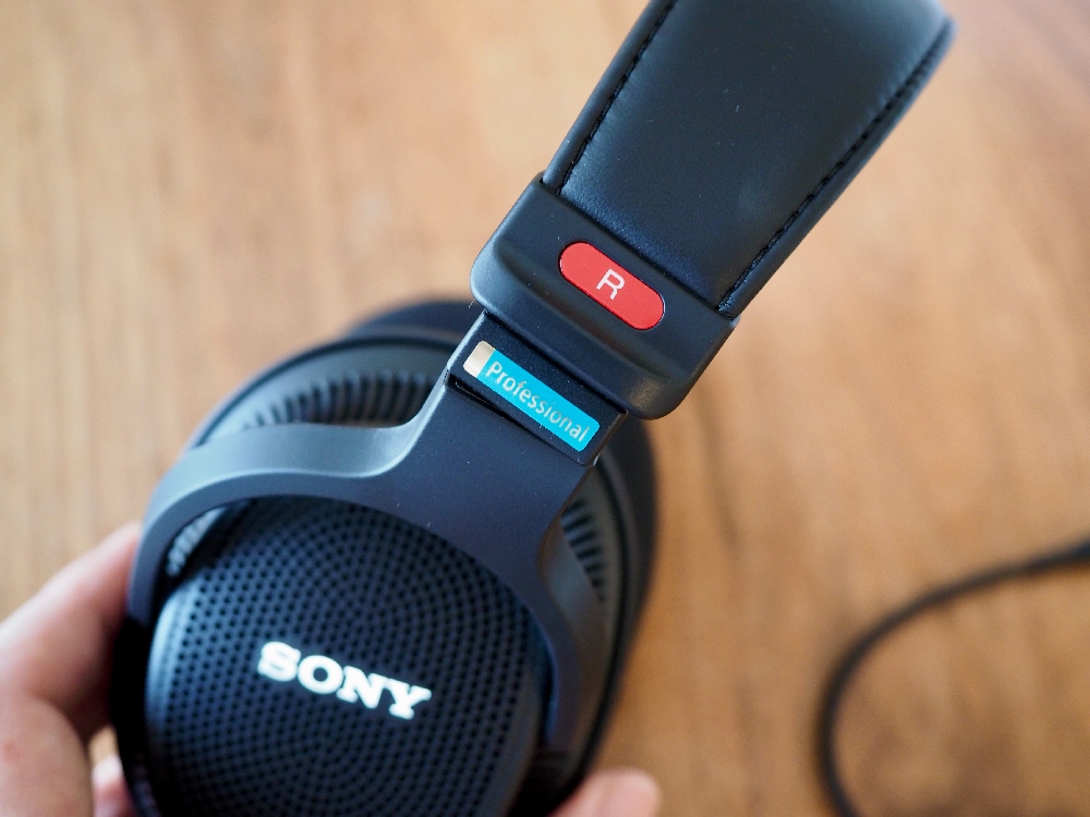 これはヘッドホン難民の終着点か。SONY「MDR-MV1」 レビュー