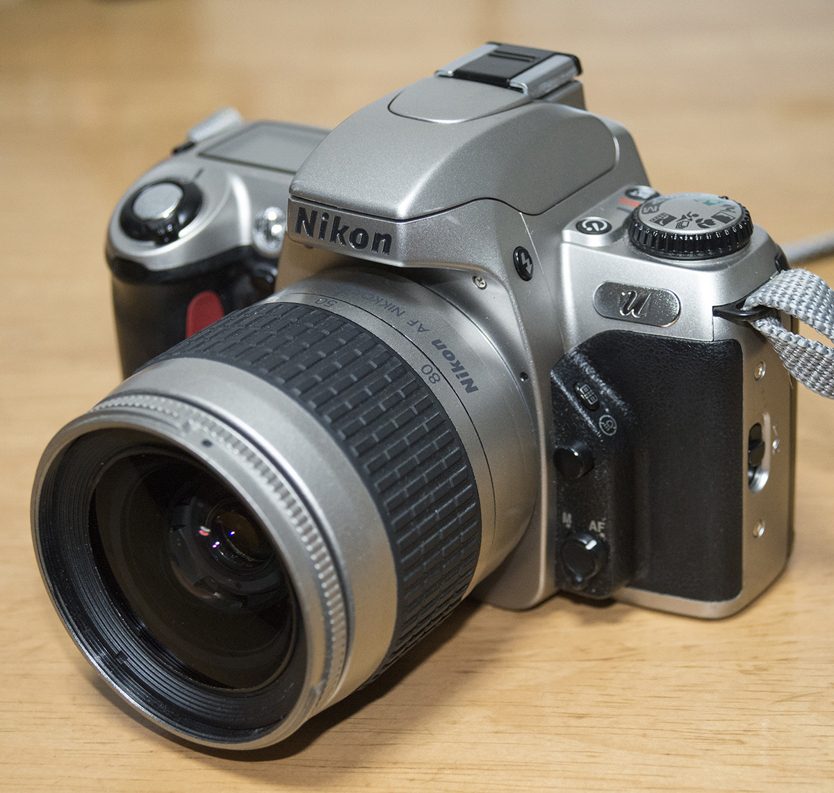 AF Zoom Nikkor 28-80mm F3.3-5.6G