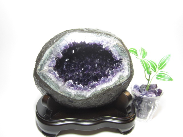 紫水晶原石アメジストドーム・強力な浄化パワーを玄関に／PAX