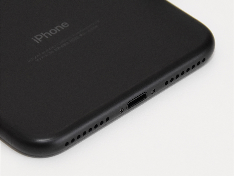 Apple iPhone 7 Plus（ブラック）を購入。外観デザインやファースト