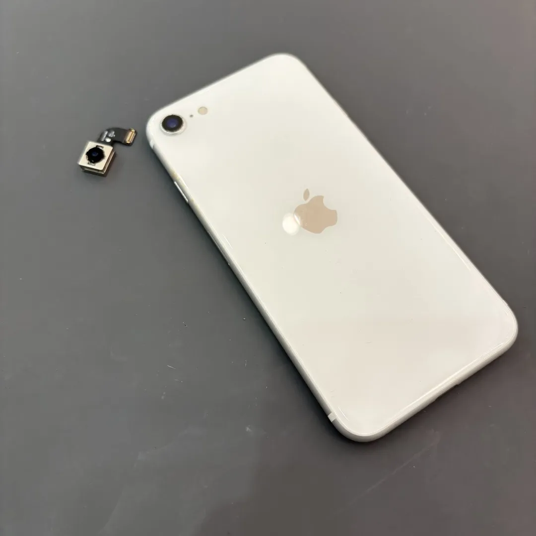 iPhoneSE2のカメラ交換を行いました！ | お近くのiPhone修理センター