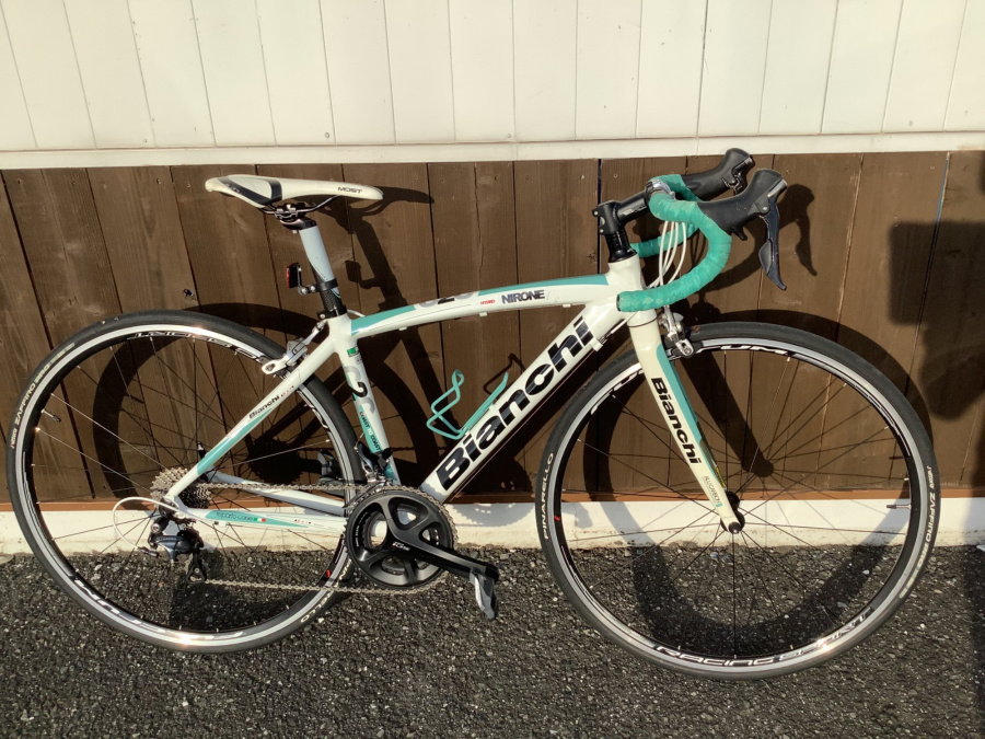 チェレステカラーの語源、ビアンキの自転車！[2022.09.09発行