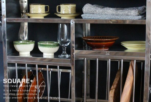 ステンレス製の壁付け用オープン収納棚のご紹介 - SQUARE Furniture