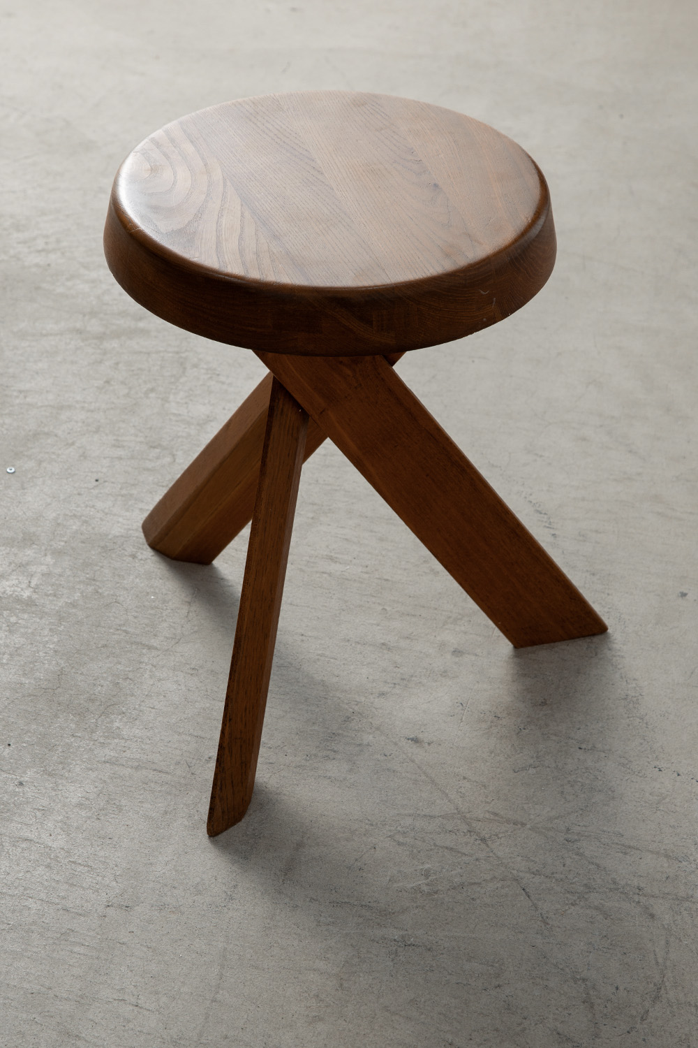 stoop | S31 Stool by Pierre Chapo in Elm Wood