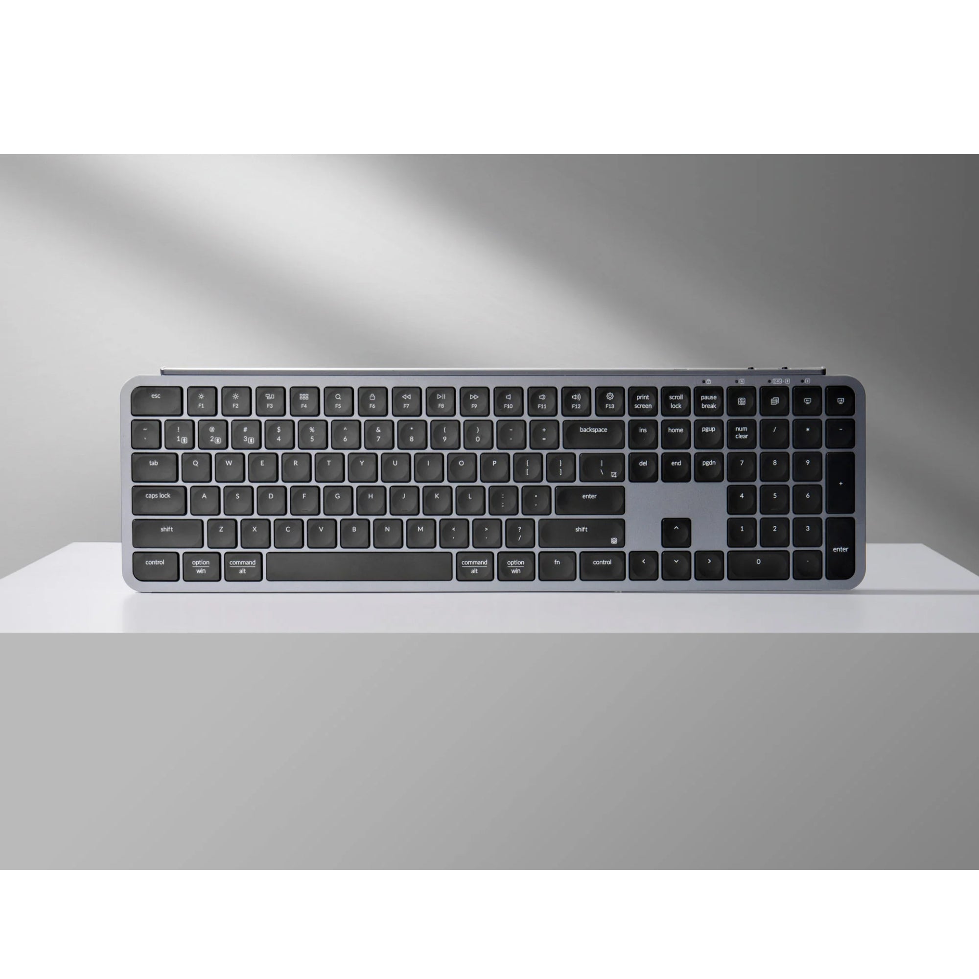 Keychron B6 Pro フルサイズ ウルトラスリム ワイヤレスキーボード