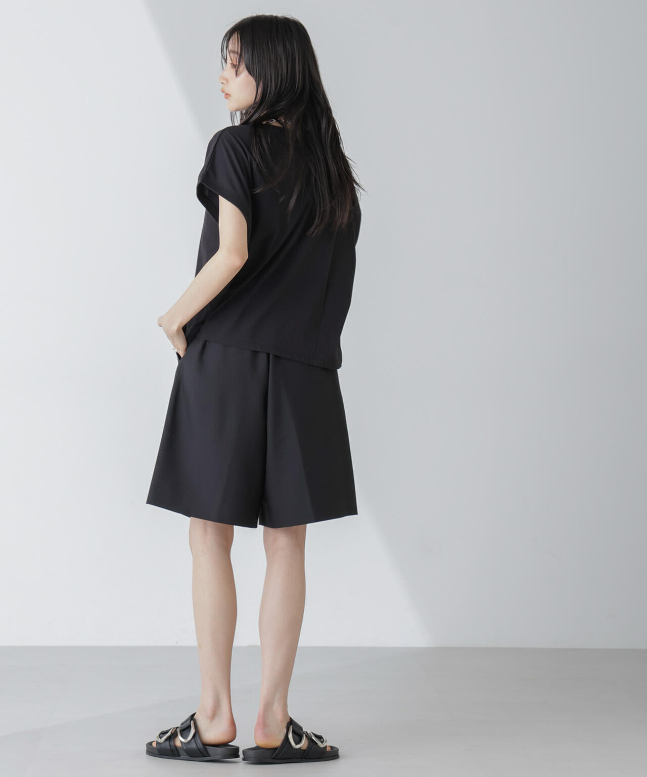 ツータックショートパンツ