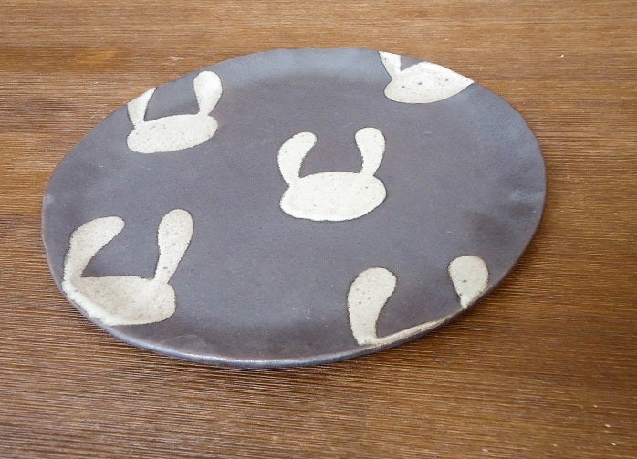 長田恵さん 珍しい作品が入ってきましたよ。見ていると嬉しい気分に