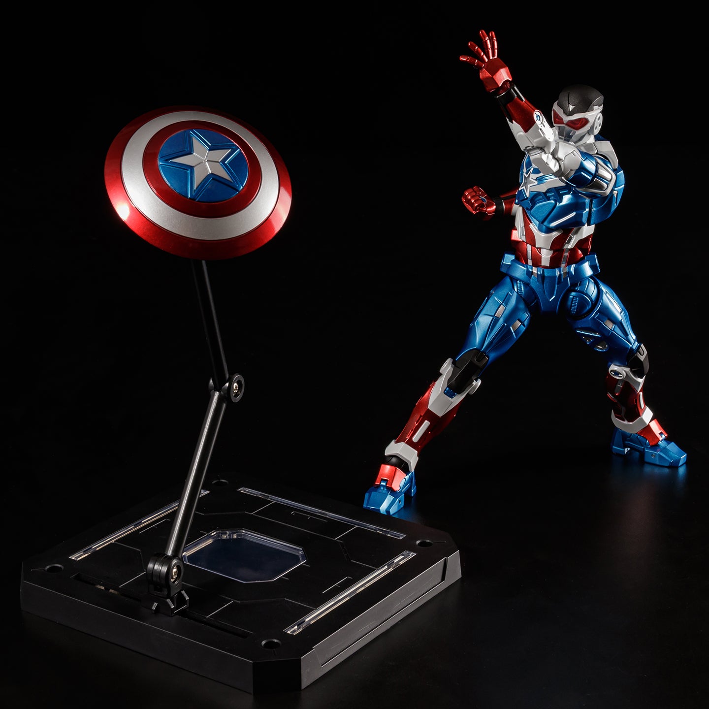 ファイティングアーマー キャプテン・アメリカ (Sam Wilson) 登場