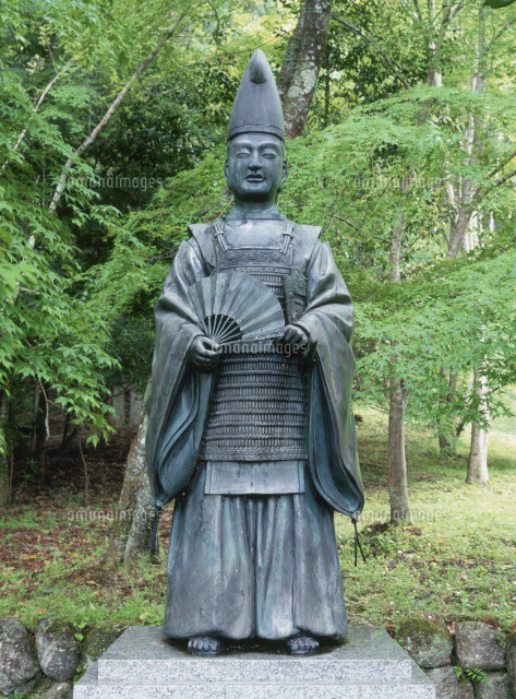 北畠顕家像 北畠神社[25086006005]の写真・イラスト素材｜アマナイメージズ
