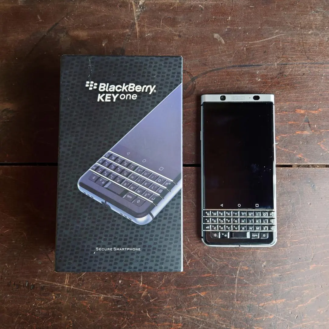 2026年最新】blackberry key2の人気アイテム - メルカリ