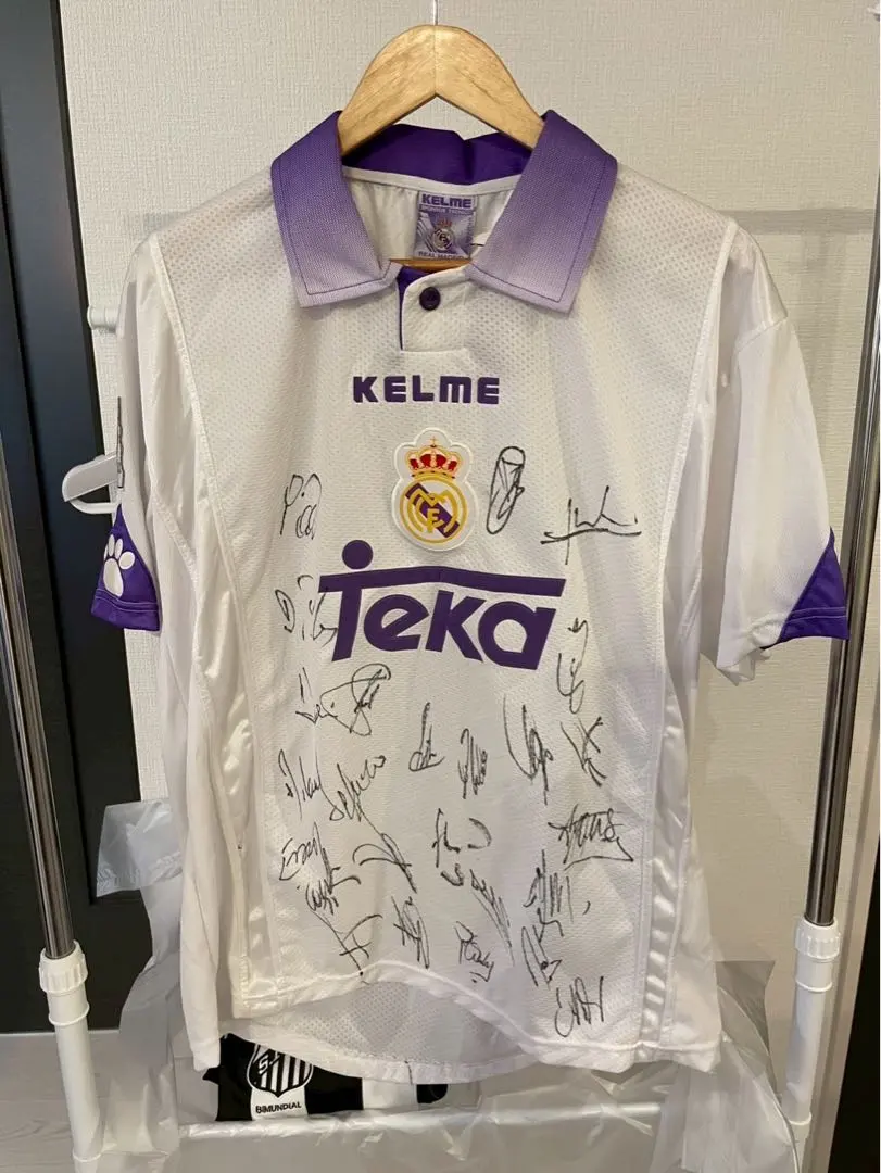 2026年最新】直筆サイン入りユニフォーム レアルの人気アイテム - メルカリ