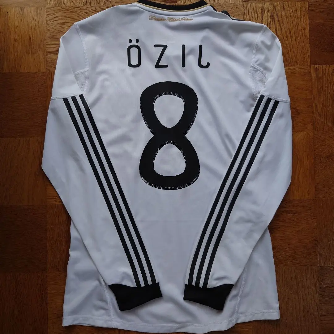 2026年最新】ドイツ代表 ユニフォーム エジルの人気アイテム - メルカリ