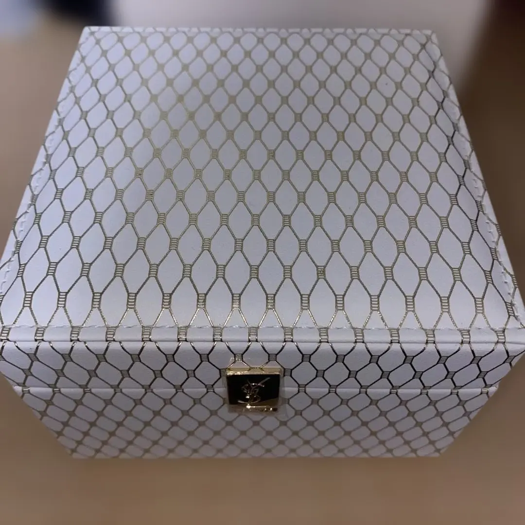 2026年最新】Yves Saint Laurent アクセサリーケースの人気アイテム