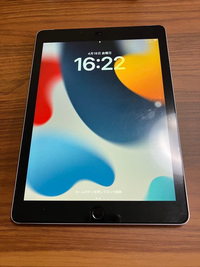 Apple iPad (第6世代) 32GB スペースグレー 本体 中古】iPad 第6世代 32GB スペースグレイ MR6N2J／A docomoロック解除