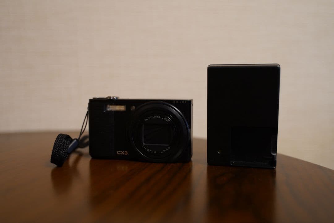 RICOH CX3 コンパクトデジタルカメラ 充電器付 - メルカリ