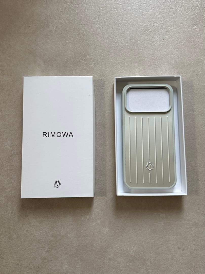 RIMOWA iPhone 17pro max ケース シルバー - メルカリ