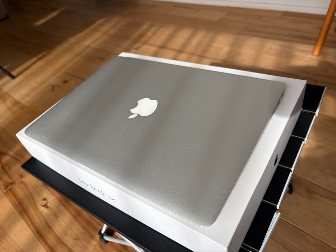 ★美品★MacBook Air 13インチ 2017 シルバー 本体 箱付き Apple MacBook Air 13 2017 1.8 GHz Intel Core i5 5th Gen 8GB 128GB