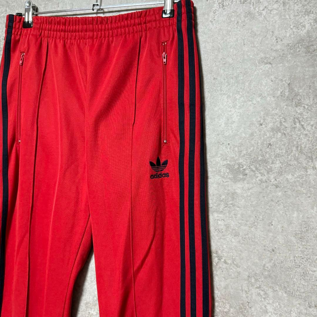 アディダス トラックパンツ 赤 黒ライン ジャージ 刺繍ロゴ