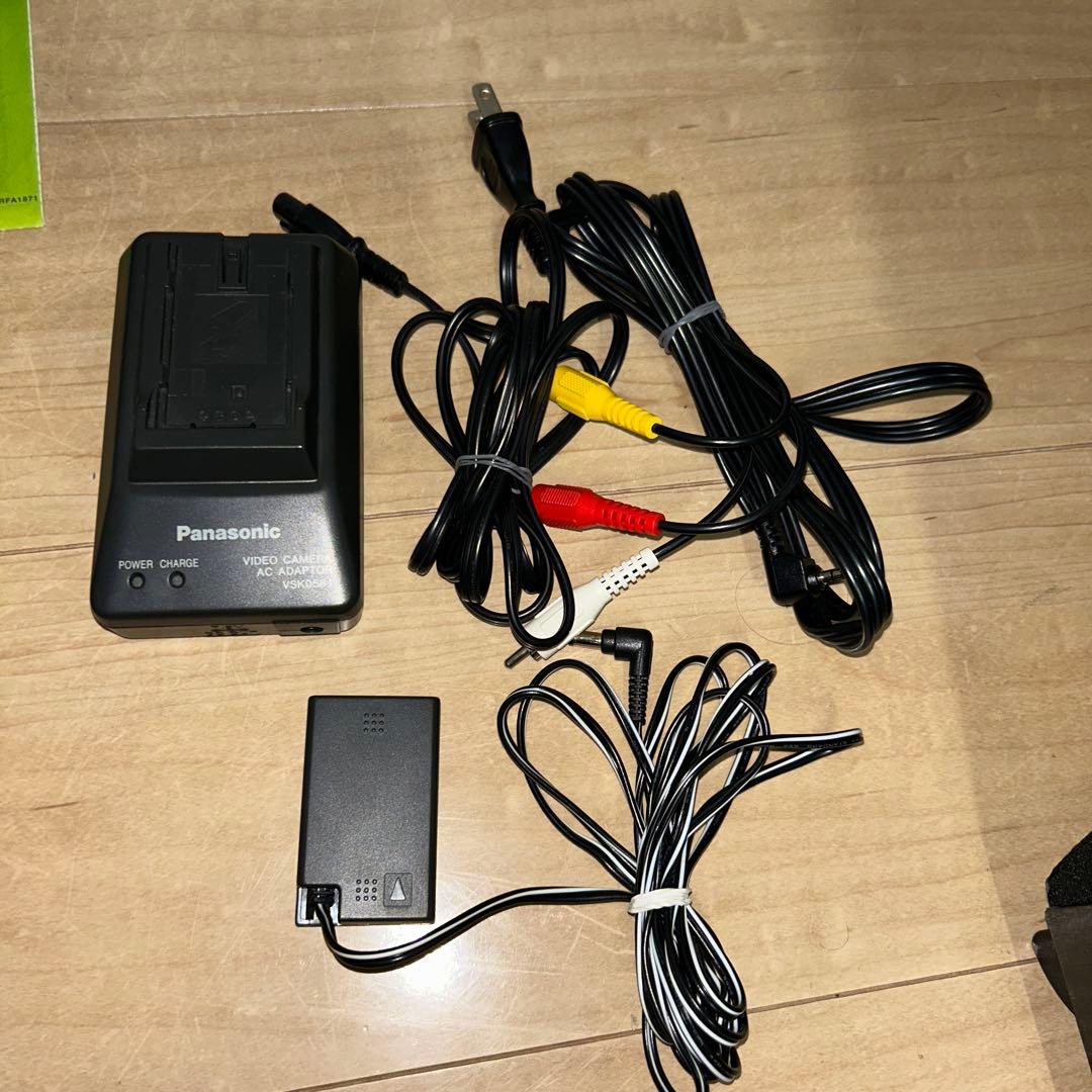 《再生・録画可動品・付属品多数》パナソニックビデオカメラ　NV-GS5K