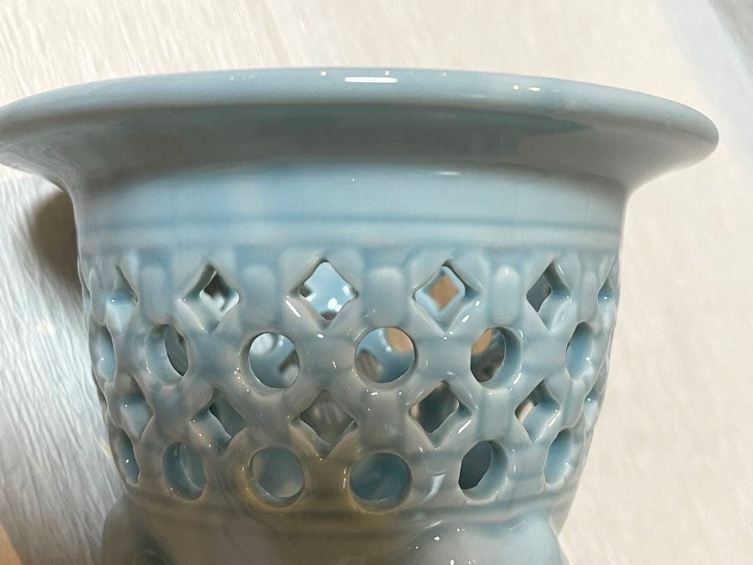 美品 青磁透かし彫 富貴蘭鉢 美術鉢86 - メルカリ