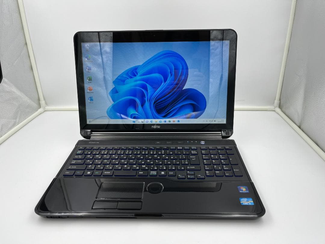 ノートパソコン core i5 windows11 オフィス付き AH56/EB - メルカリ