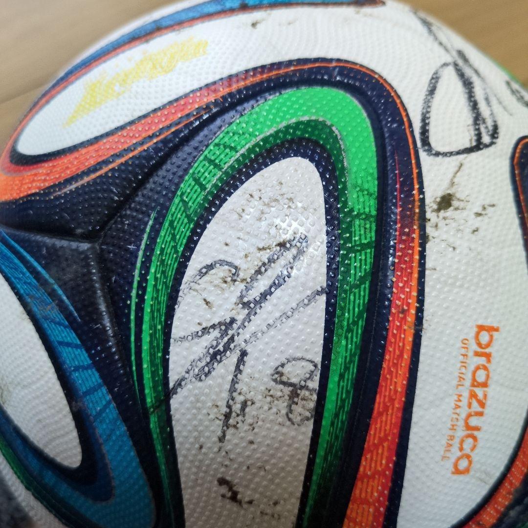 adidas brazuca FIFAワールドカップ2014 サイン入り - メルカリ
