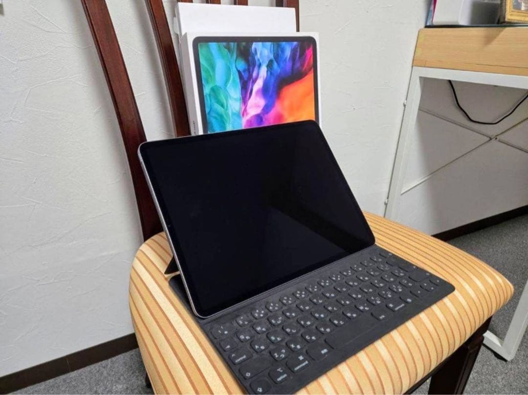 美品 iPadPro 12.9インチ第4世代 スペースグレイ 純正キーボード付 iPad Pro 12.9インチ 第4世代 1TB スペースグレイ MXAX2J／A Wi-Fi