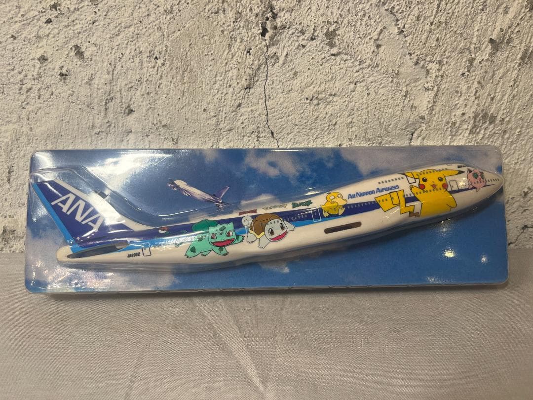 ANA ポケモンジェット 2000 B747-400 JA8962 - メルカリ