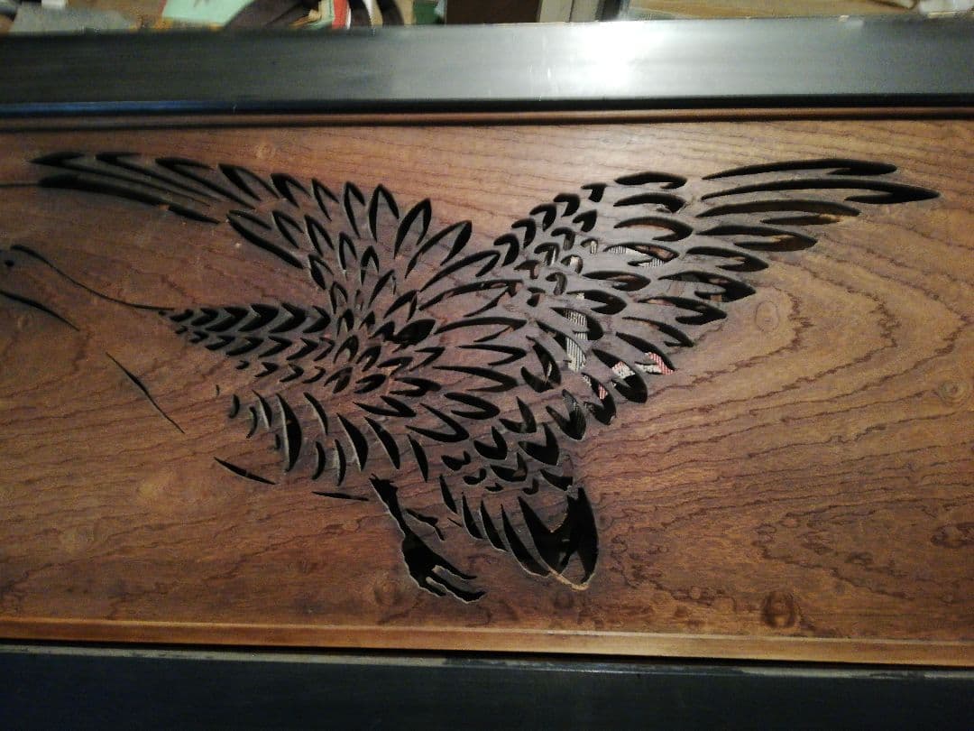 欄間、白鳥2羽 水辺で羽を毛づくろいする2羽の白鳥の写真素材 - フリー素材ぱくたそ