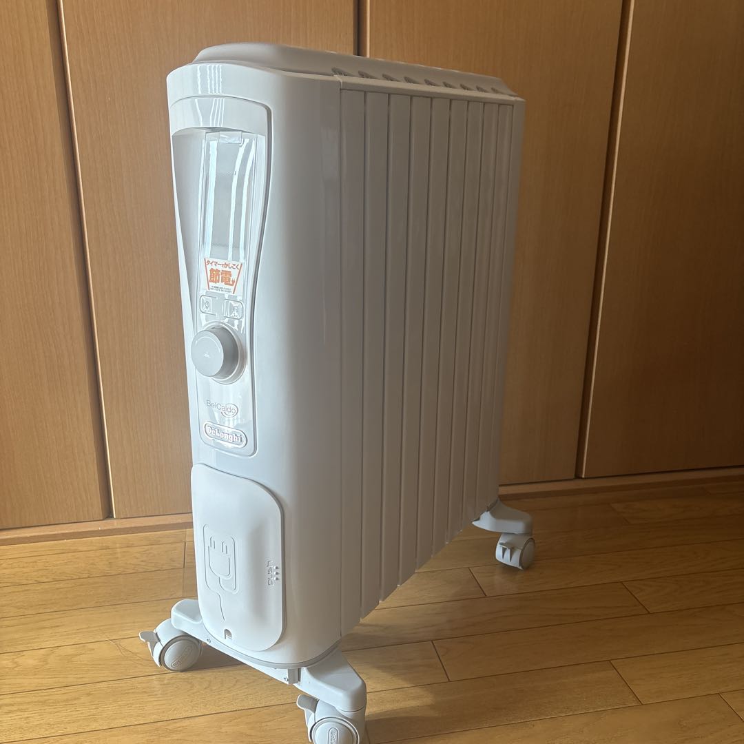 DeLonghi オイルヒーター ホワイト - メルカリ