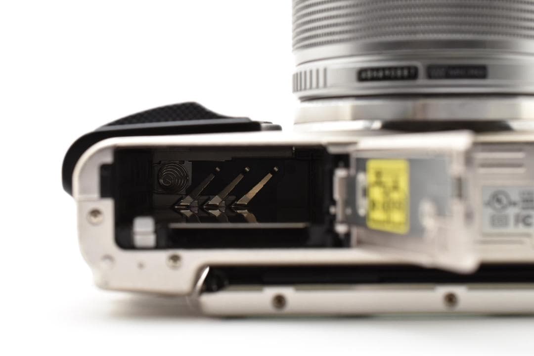 オリンパス　OLYMPUS PEN Lite E-PL5 14-42 《元箱付》