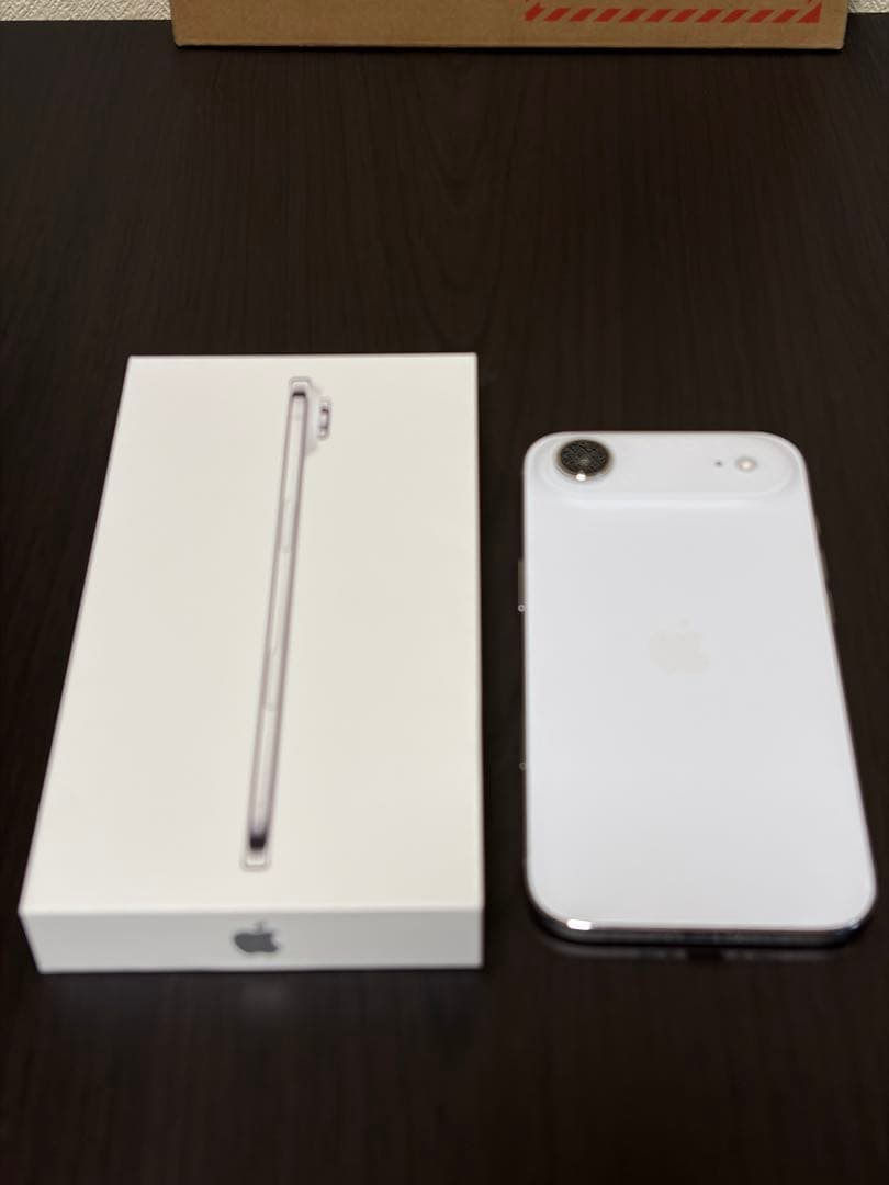 iPhone AIR 256GB クラウドホワイト SIMフリー 容量100% - メルカリ