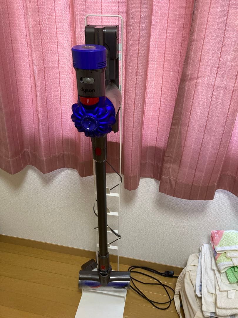 Dyson コードレス掃除機 紫色 各種アタッチメント付き 2017年発売モデル 軽くて使いやすい！トリガーのないダイソンのコードレススティック掃除