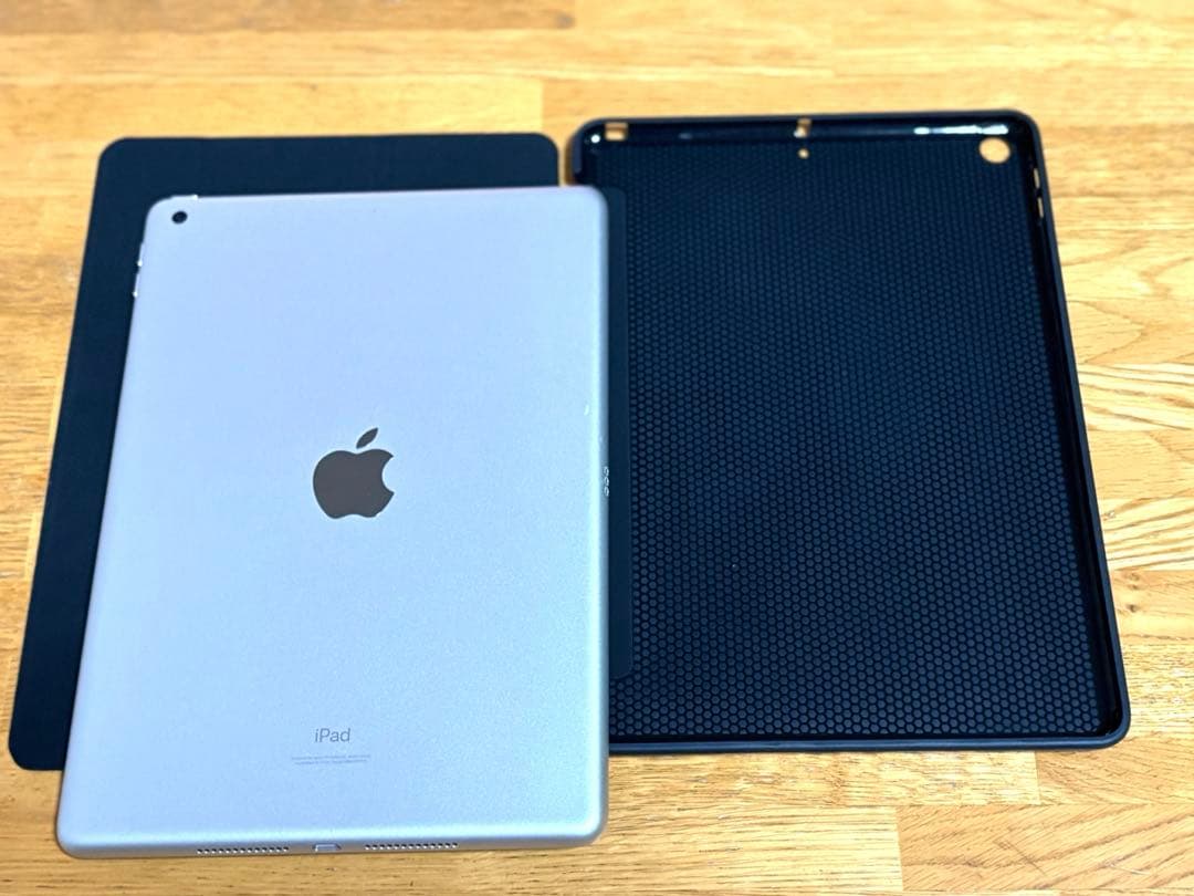 Apple iPad シルバー + ブラックケース ipadケース 黒 第10・第11世代対応 : 手芸問屋ウイングス - 通販