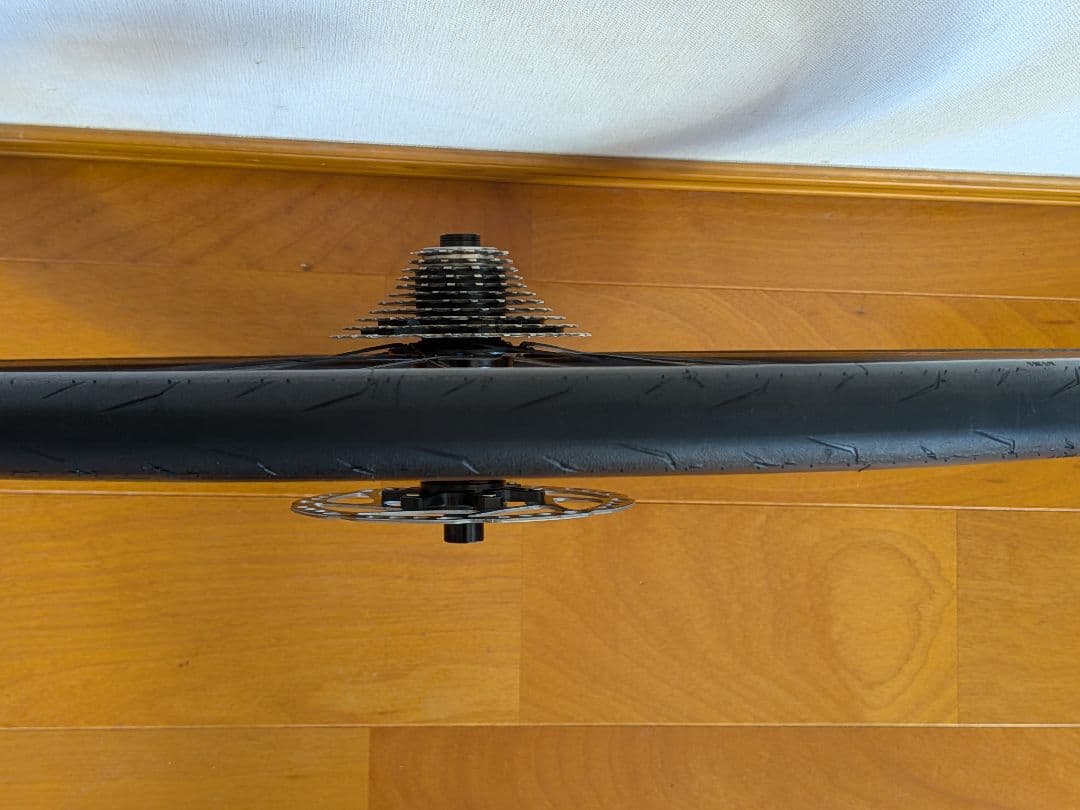 大幅値下】GUSTO アタッキ 45mmカーボン 11速スプロケ付 ディスク用